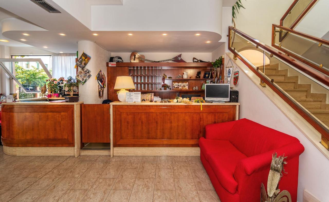 Florentia Hotel Lido di Camaiore Buitenkant foto